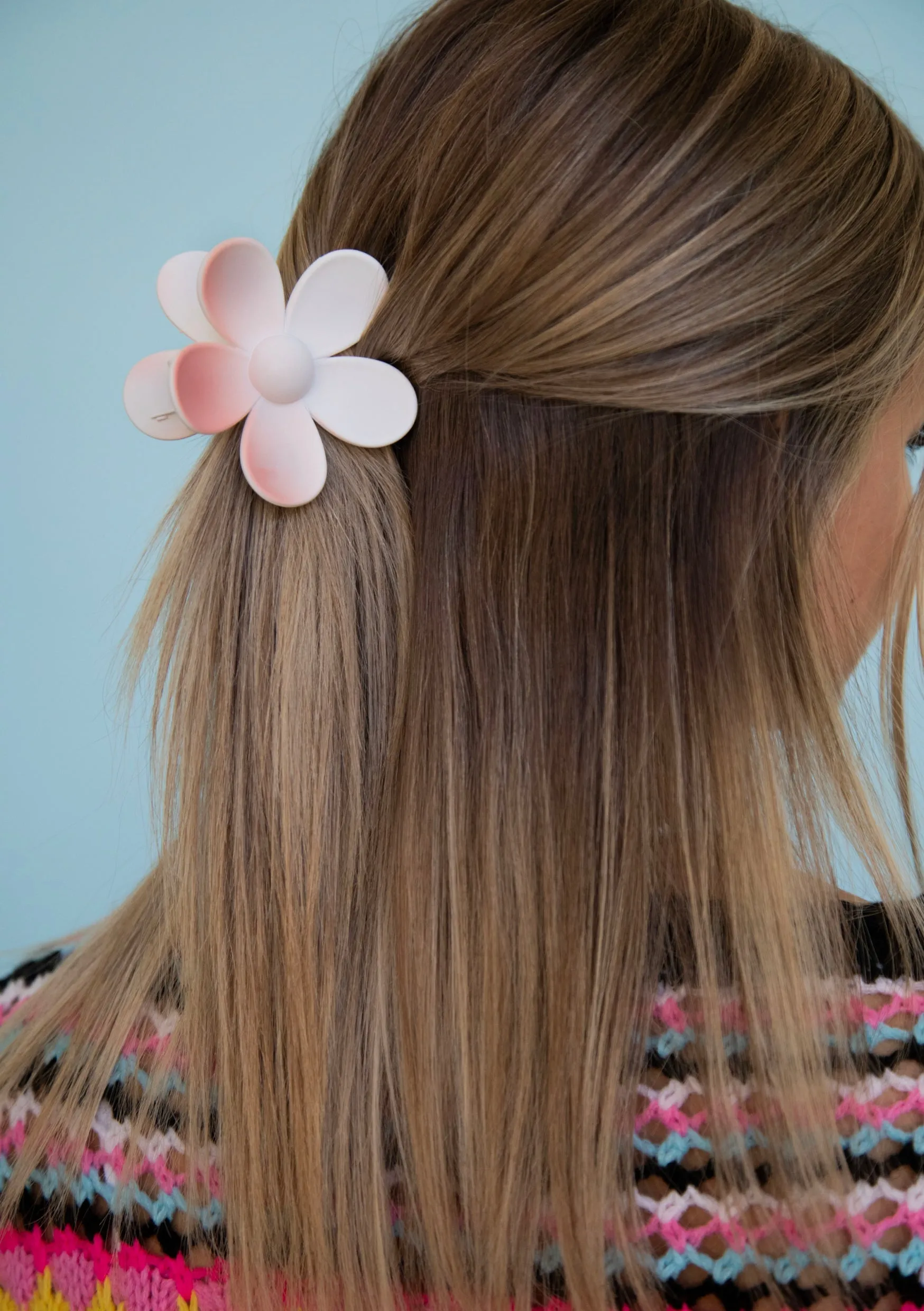 Daisy Hair Clips in Ombre Peach