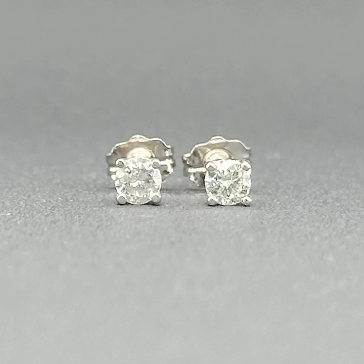 Estate 14K W Gold 0.28cttw H/SI2-I1 Diamond Stud Earrings