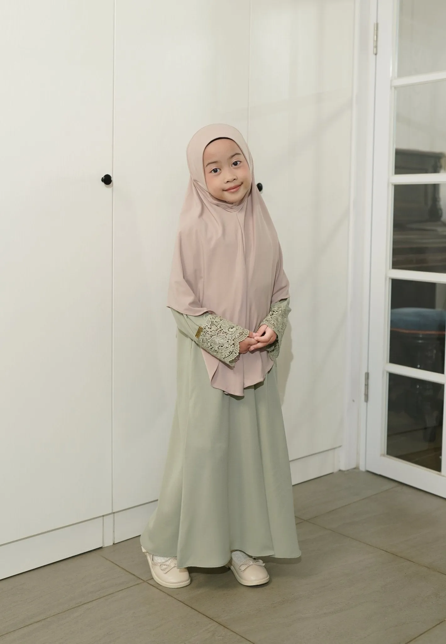 Meena Lace Abaya Anak