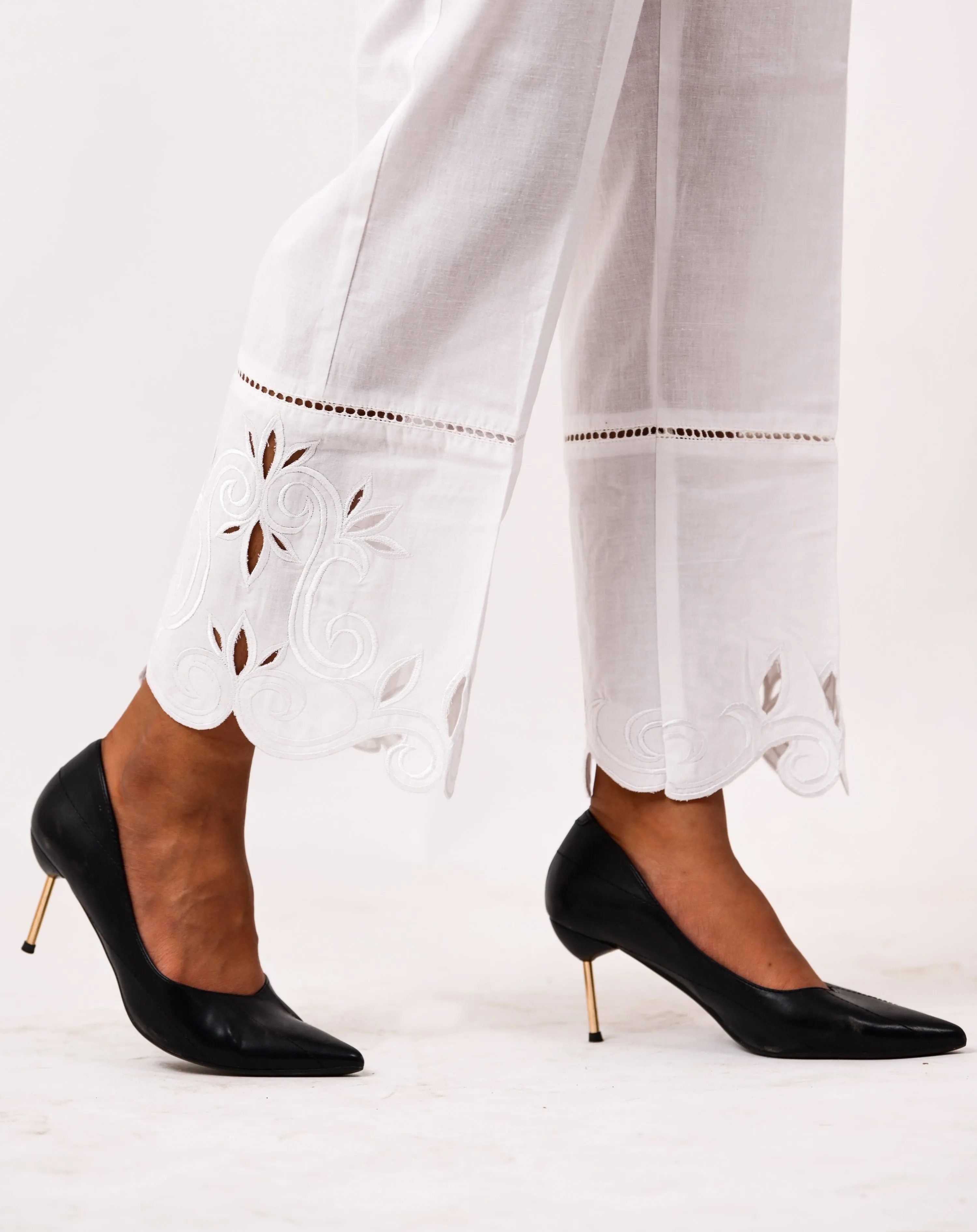 Petal cutwork Pants - White