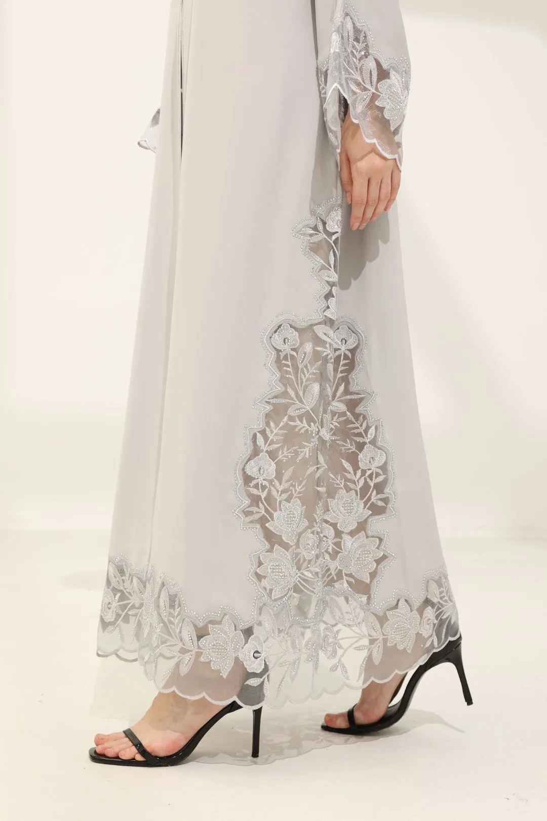 PO II : Daphne Abaya in Light Grey