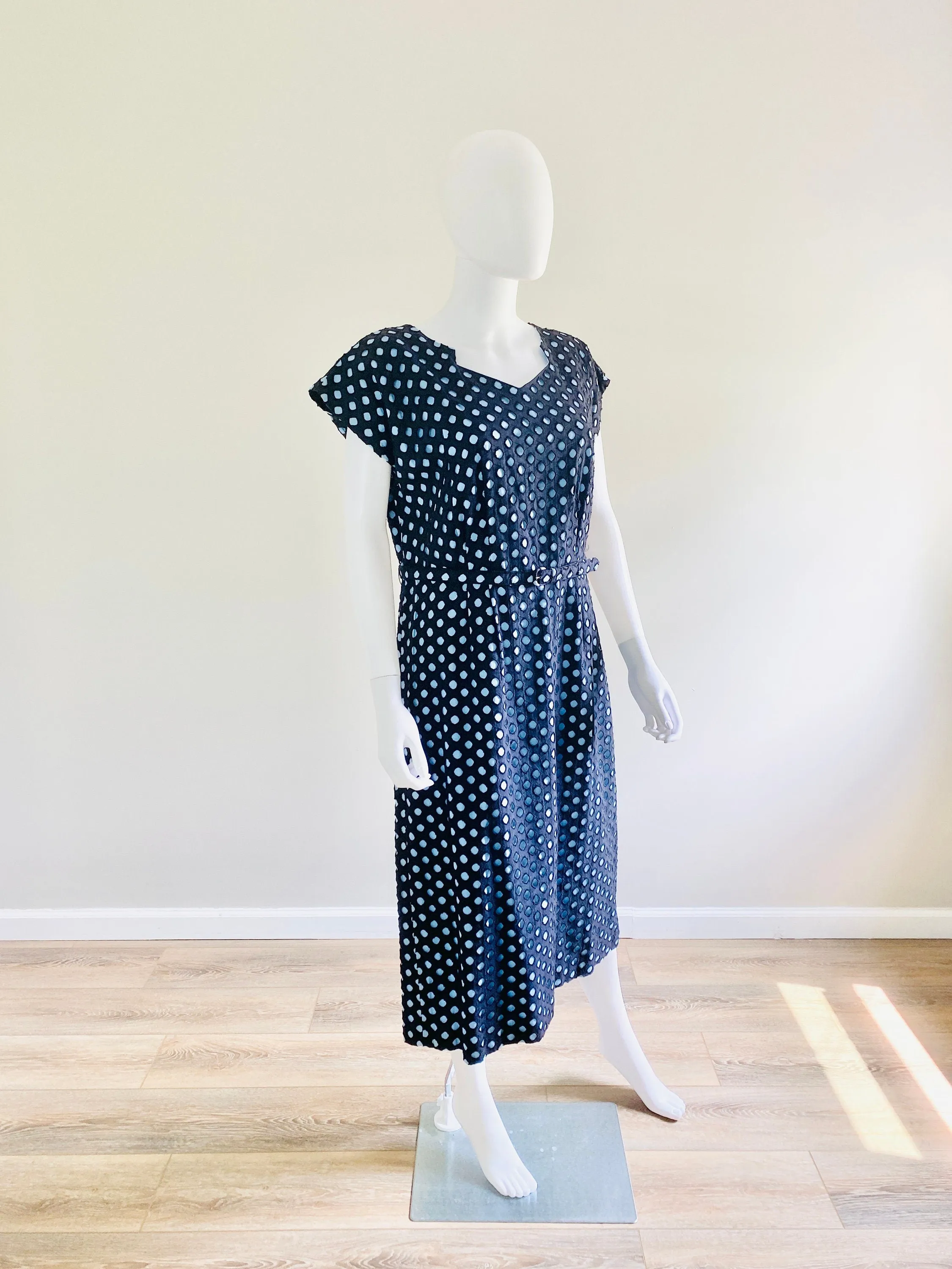 Vintage 1950s Plus Size Navy Eyelet Cotton Dress / 50s Retro Navy and Periwinkle Wiggle Dress / Size 2X